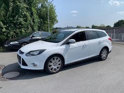 Weiß Gebraucht 2013 Ford Focus Titanium Limousine | 3.500 € (Fairer Preis)