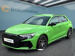 Grün Gebraucht 2024 Audi RS3 Sportback Kleinwagen | 64.399 € (Fairer Preis)