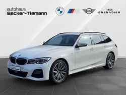 Alpinweiß uni Gebraucht 2021 BMW 320 M Sport Kombi | 28.796 € (Guter Preis)