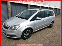 Silber Gebraucht 2006 Opel Zafira Van / Kleinbus | 4.990 €