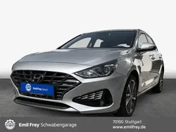 Silber Gebraucht 2023 Hyundai i30 Trend Limousine | 15.970 € (Guter Preis)