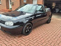 Schwarz Gebraucht 2001 VW Golf Cabriolet Highline Cabrio | 3.700 € (Etwas zu teuer)