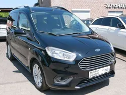 Iridiumschwarz Gebraucht 2019 Ford Tourneo Courier Titanium Van / Kleinbus | 16.990 € (Fairer Preis)