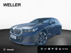 Grau Gebraucht 2024 BMW 520 M Sport Kombi | 51.250 € (Superpreis)