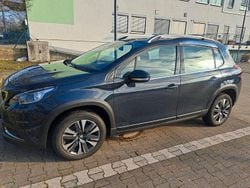 Grau Gebraucht 2019 Peugeot 2008 SUV | 8.990 € (Guter Preis)