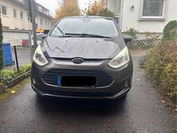 Grau Gebraucht 2014 Ford B-MAX Titanium Van / Kleinbus | 9.900 € (Fairer Preis)
