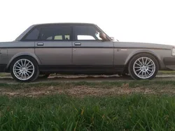 Grau Gebraucht 1989 Volvo 240 Limousine | 11.900 €