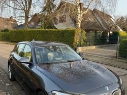 Grau Gebraucht 2016 BMW 120 Urban Line Kleinwagen | 14.200 € (Fairer Preis)