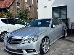 Silber Gebraucht 2011 Mercedes E350 AMG Limousine | 18.750 €