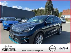 Blau Gebraucht 2021 Kia e-Niro Spirit SUV | 24.990 € (Fairer Preis)