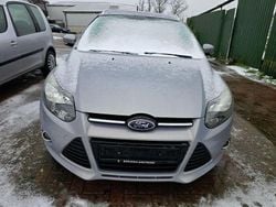 Grau Gebraucht 2012 Ford Focus Champions Edition Limousine | 2.750 € (Superpreis)