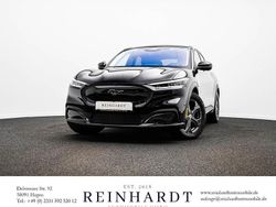 Iridiumschwarz metallic Gebraucht 2022 Ford Mustang Mach-E SUV | 30.180 € (Superpreis)
