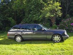 Schwarz Gebraucht 1994 Mercedes E280 Sportline Kombi | 6.500 €