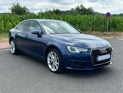 Blau Gebraucht 2017 Audi A4 Limousine | 14.900 € (Guter Preis)
