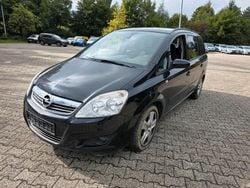 Schwarz Gebraucht 2010 Opel Zafira Van / Kleinbus | 1.750 € (Superpreis)