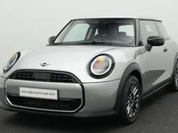 Grau Gebraucht 2024 Mini Cooper Classic Kleinwagen | 25.303 € (Guter Preis)