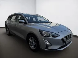 Silber Gebraucht 2022 Ford Focus Cool & Connect Limousine | 16.490 € (Guter Preis)