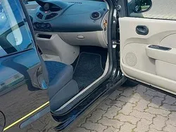 Schwarz Gebraucht 2010 Renault Twingo Kleinwagen | 1.499 €