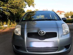 Grau Gebraucht 2007 Toyota Yaris Kleinwagen | 3.200 € (Guter Preis)