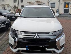 Weiß Gebraucht 2020 Mitsubishi Outlander P-HEV SUV | 20.900 € (Fairer Preis)