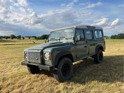 Grün Gebraucht 2009 Land Rover Defender SUV | 21.900 €