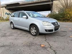 Silber Gebraucht 2009 VW Golf VI Comfortline Kombi | 6.700 € (Fairer Preis)