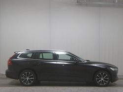 Schwarz Gebraucht 2021 Volvo V60 Momentum Kombi | 17.480 € (Superpreis)