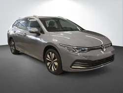 Mondsteingrau Gebraucht 2024 VW Golf VIII Move Kombi | 32.990 €
