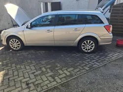 Silber Gebraucht 2010 Opel Astra Edition Kombi | 3.000 € (Superpreis)