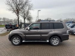 Gold Gebraucht 2012 Mitsubishi Pajero Edition SUV | 7.400 €