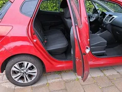 Rot Gebraucht 2018 Kia Venga DREAM-TEAM Edition Kleinwagen | 11.500 € (Superpreis)