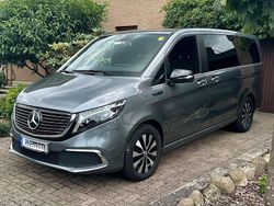 Grau Gebraucht 2020 Mercedes EQV300 Avantgarde Van / Kleinbus | 42.900 € (Guter Preis)