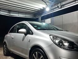 Grau Gebraucht 2009 Opel Corsa Kleinwagen | 3.000 €