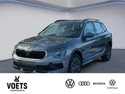 Graphitegrau metallic Neu 2025 Skoda Kamiq Tour SUV | 38.890 €