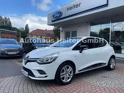Weiß Gebraucht 2017 Renault Clio IV LIMITED Kleinwagen | 9.950 € (Etwas zu teuer)