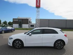 Weiß Gebraucht 2022 Mercedes A180 Kleinwagen | 24.975 € (Fairer Preis)