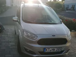 Silber Gebraucht 2015 Ford Tourneo Courier Trend Van / Kleinbus | 6.500 € (Etwas zu teuer)