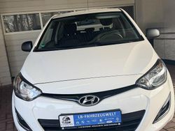 Weiß Gebraucht 2014 Hyundai i20 Edition Limousine | 3.400 € (Guter Preis)