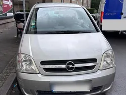 Silber Gebraucht 2004 Opel Meriva Van / Kleinbus | 1.200 € (Superpreis)