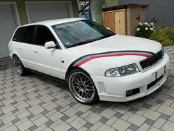 Weiß Gebraucht 2000 Audi A4 Kombi | 2.950 €