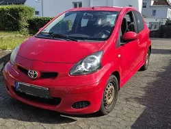 Rot Gebraucht 2012 Toyota Aygo Cool Kleinwagen | 2.600 € (Fairer Preis)