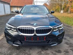 Schwarz Gebraucht 2022 BMW 320e Advantage Kombi | 17.671 € (Superpreis)