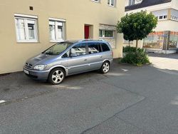 Silber Gebraucht 2004 Opel Zafira Van / Kleinbus | 3.200 € (Teuer)