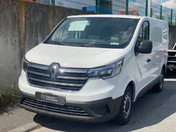 Weiß Gebraucht 2023 Renault Trafic Komfort Van | 29.490 € (Fairer Preis)