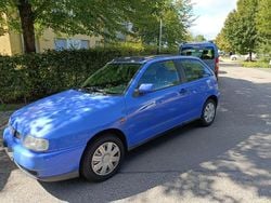Blau Gebraucht 1998 Seat Ibiza Sun Kleinwagen | 900 € (Guter Preis)
