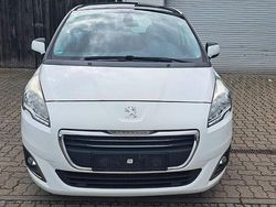 Weiß Gebraucht 2014 Peugeot 5008 Allure Van / Kleinbus | 6.150 € (Fairer Preis)