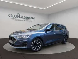 Chromablau metallic Gebraucht 2024 Ford Focus Titanium Kombi | 26.480 € (Guter Preis)