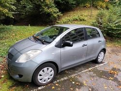 Grau Gebraucht 2006 Toyota Yaris Kleinwagen | 1.700 € (Guter Preis)