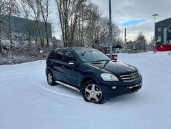 Schwarz Gebraucht 2005 Mercedes ML280 SUV | 6.700 €