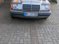 Grau Gebraucht 1993 Mercedes E250 Kombi | 9.990 €